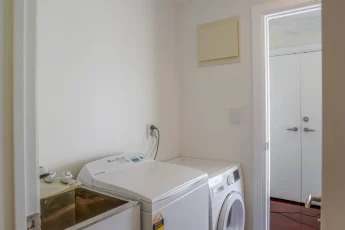 Capital Cottage has a fully equipped laundry with washer, dryer and tub